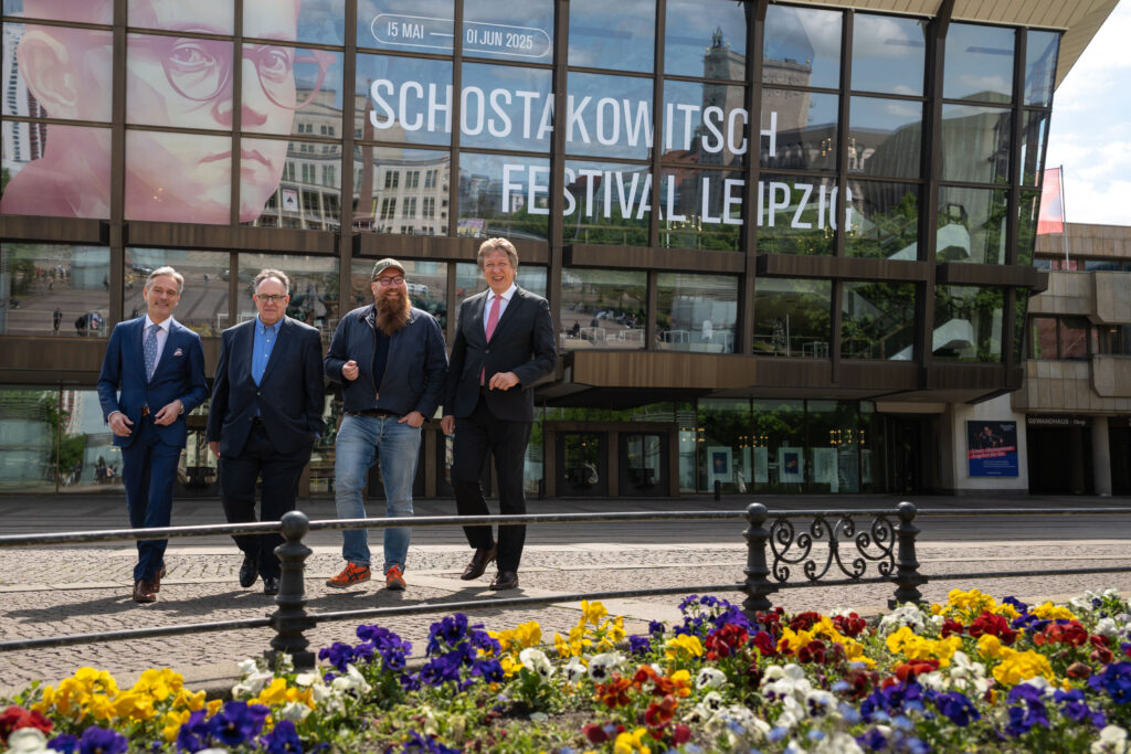 Steffen Hildebrand (Geschäftsführer der Stiftung Zukunft Gewandhaus zu Leipzig Projekte gGmbH), Martin Hoffmeister (verantwortlichen Redakteur von Gewandhaus Radio), Claudius Nießen (Prokurist und Gesellschafter von BEBE Medien), Prof. Andreas Schulz (Gewandhausdirektor) (v.l.n.r.)
