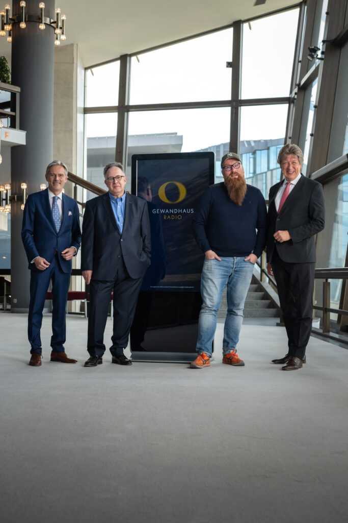 Steffen Hildebrand (Geschäftsführer der Stiftung Zukunft Gewandhaus zu Leipzig Projekte gGmbH), Martin Hoffmeister (verantwortlichen Redakteur von Gewandhaus Radio), Claudius Nießen (Prokurist und Gesellschafter von BEBE Medien), Prof. Andreas Schulz (Gewandhausdirektor) (v.l.n.r.)